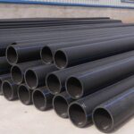 Infographic comparing HDPE vs PE pipes on density, pressure rating, applications, and cost for buyers